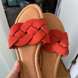 Mila Paoli slides size 7.5